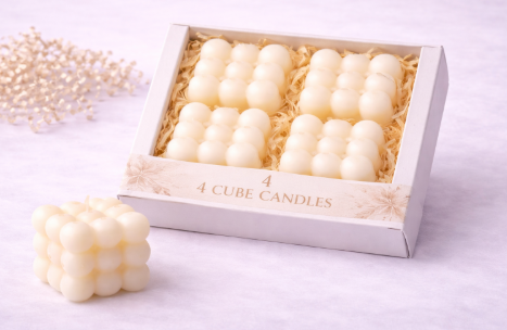 4er Set Cube Kerzen – Dekokerzen in Würfelform (Weiß, Rosa, Hellblau)