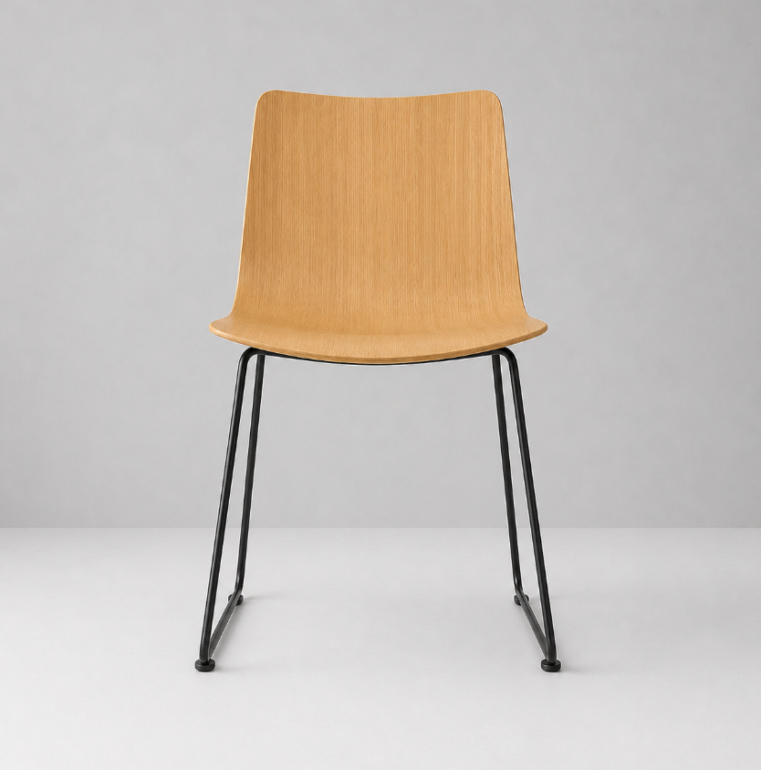 Minimalistischer Schalensitzstuhl mit Metallbeinen